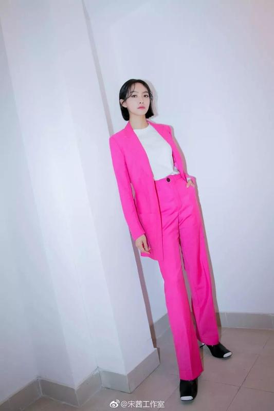 2019流行色穿搭第5期丨孔雀艳粉红服装色彩搭配 2019流行色穿搭第5期丨孔雀艳粉红服装色彩搭配
